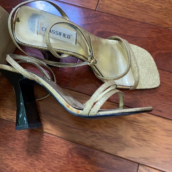 Gold Purse and match Shoes - Picture 3 of 7